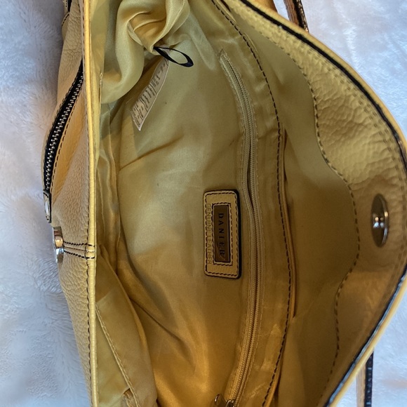 Authentic Danier Leather Handbag - Picture 3 of 4